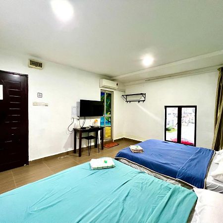 Homestay 55 Johor Bahru Bagian luar foto