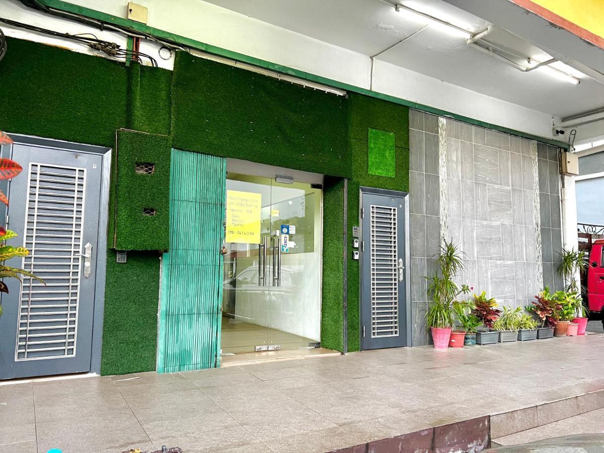 Homestay 55 Johor Bahru Bagian luar foto
