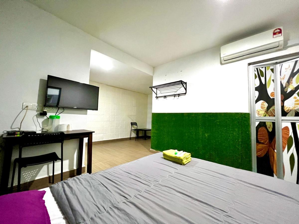 Homestay 55 Johor Bahru Bagian luar foto