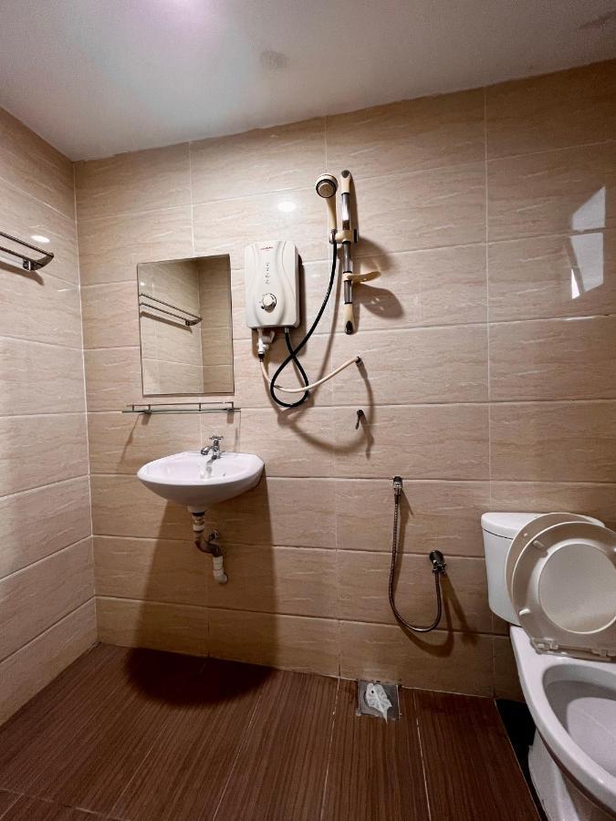 Homestay 55 Johor Bahru Bagian luar foto