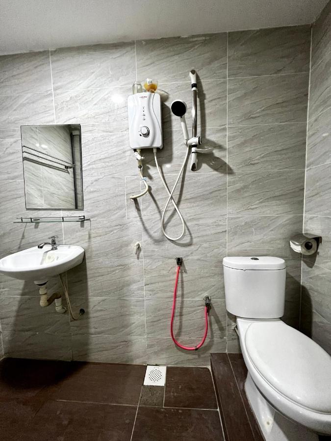 Homestay 55 Johor Bahru Bagian luar foto